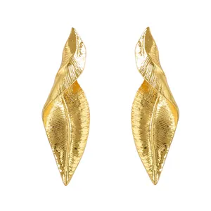 Orecchini a foglia d'oro irregolari vintage con trama intrecciata e venature