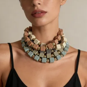 Collier Multicouche Bohémien Perlé Fait à la Main Cube en Résine Perles en Alliage Géométriques Bijoux de Mode pour Femme