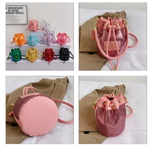 Détails de sacs seaux à paillettes multicolores avec cordon et patch de lettres