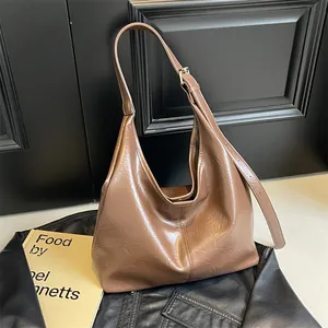 Sac Fourre-tout en Cuir PU Plissé de Grande Capacité Pour Femmes Sac à Bandoulière Décontracté Style Coréen Avec Petit Sac