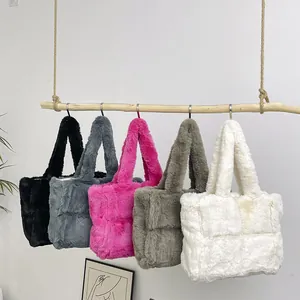 Women Plush Tote Bag Faux Fur Woven Checkerboard Large Capacity Shoulder Handbag Autumn Winter Fashion Soft Shopper Bag