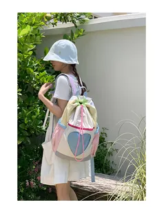 Zaino da trekking con tasca a rete a forma di cuore e design patchwork colorato