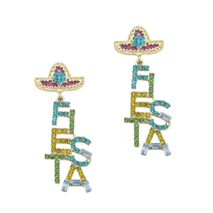 Gouden sombrero hoed oorbellen met kleurrijke FIESTA strass letters in creatieve stijl