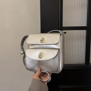 Dames Retro PU Leer Kleine Vierkante Crossbody Tas Minimalistisch Effen Kleur Dubbele Flap Gouden Draaisluiting Schoudertas Casual Handtas
