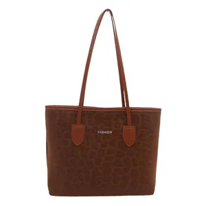 Grote bruine tote bag met luipaardprint, lederen riemen en Fashion-tekst op voorzijde
