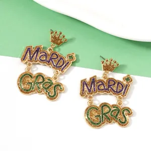 Pendientes brillantes de Mardi Gras con corona dorada y trébol en morado y verde