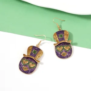 St. Patrick's Day Glitzer-Ohrringe mit Kleeblatt-Hut und goldenen Herz-Brillen-Details