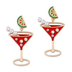 Luxuriöse Cocktailglas-Ohrstecker mit roter Emaille, Kristalldiamanten und weißen Perlen