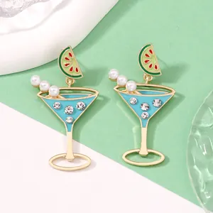 Luxuriöse Strass-Cocktailglas-Ohrringe mit blauem Emaille und Perlenbesatz