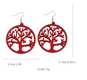 Vue détaillée de boucles d'oreilles Arbre de Vie en bois rouge avec mesures de taille