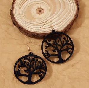 Boucles d'oreilles Arbre de Vie en bois découpé au laser avec crochets dorés élégants