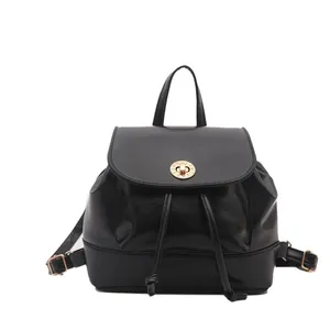 Mini sac à dos chic en similicuir noir avec fermoir tournant doré pour femmes stylées
