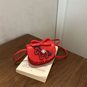Kinderen Meisjes Rood PU Leer Mini Crossbodytas Zoete Strik Paard Borduurwerk Gewatteerd Hartpatroon Kleine Vierkante Tas Schoudertas