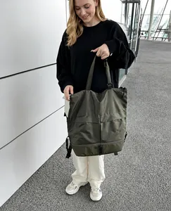 Wasserfeste olivgrüne Nylon-Tragetasche mit geräumigem Bodenfach für Schuhe