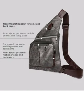 Vue détaillée du sac de poitrine en toile grise avec poches magnétiques et compartiments zippés