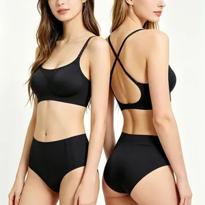 Ensemble lingerie noir sans couture avec soutien-gorge dos croisé et culotte haute