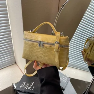 Borsa a mano gialla motivo coccodrillo con tracolla rimovibile e doppia cerniera