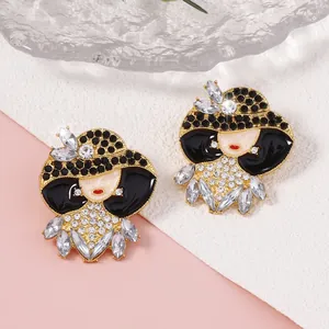 Orecchini pendenti donna dei cartoni animati con cappello a tesa larga e strass