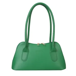Sac à épaule trapèze vert chic avec fermeture dorée et gaufrage tendance