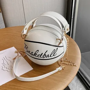 Sac Bandoulière Créatif en Forme de Ballon de Basket en Cuir PU pour Femmes Sac à Main Rond Personnalisé Avec Bandoulière en Chaîne Métallique Dorée Cadeau Style Street Quotidien