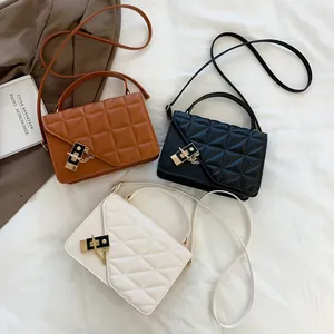 Mode Femmes Matelassé Sac à Épaule en Cuir PU Rabat Asymétrique Losange Sac Bandoulière Avec Poignée Serrure en Métal Chaîne