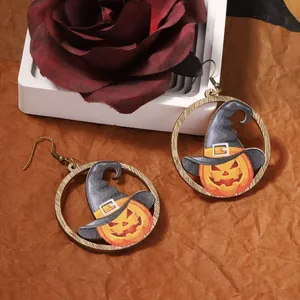 Orecchini di Halloween in legno con testa di zucca e cappello da strega in stile retro