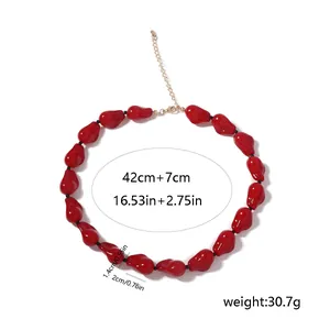 Detaillierte Maße der roten Perlenkette mit 42 cm Länge und 7 cm Verlängerungskette