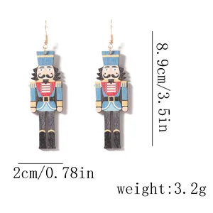 Dimensiones detalladas de pendientes cascanueces: 8,9 cm de largo y peso de 3,2 g