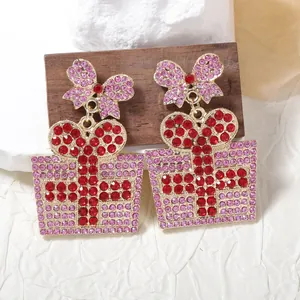 Pendientes de caja de regalo de Navidad con diamantes de imitación y lazos