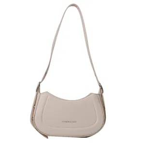 Sac à bandoulière demi-lune minimaliste en cuir PU blanc crème avec texte argenté