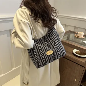 Sac fourre-tout en toile à motif ethnique avec patch en cuir pour le quotidien