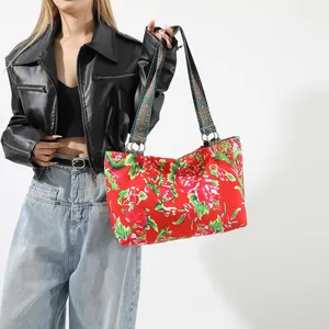 Ethno-Stil Tragetasche mit großem Blumendruck und besticktem breitem Schultergurt