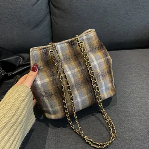 Sac Fourre-Tout Vintage en Laine à Carreaux Pour Femmes Avec Bandoulière Chaîne Grande Capacité Sac à Épaule Tweed Style Automne Hiver