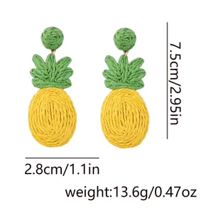 Detailweergave van geweven ananas oorbellen met afmetingen en gewicht in inches