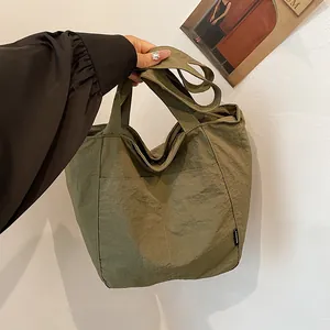 Japanische olivgrüne Nylon-Tragetasche für Damen mit großem Fassungsvermögen und Schultergurt