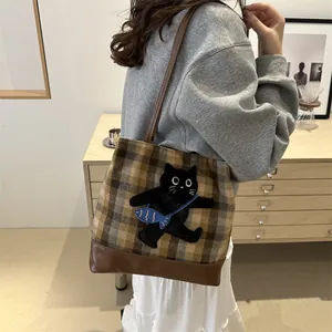Sac cabas à carreaux marron avec broderie chat et base en cuir, sac à épaule élégant