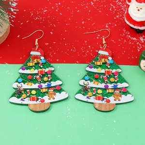 Minimalistische grüne Acryl Weihnachtsbaum Ohrringe mit bunten festlichen Mustern