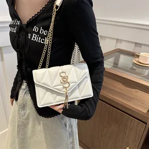 Damen Fashion Gesteppte Rauten Quadratische Tasche Goldkette Umhängetasche Mit Quaste Und SS Logo Chic Kunstleder Tasche