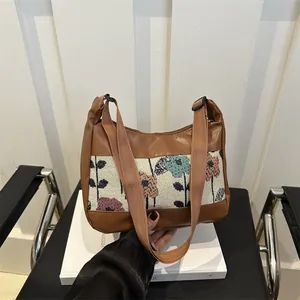 Retro Bloemen Patchwork PU Leren Schoudertas Voor Dames Vintage Jacquard Okseltas Met Verstelbare Brede Riem Grote Capaciteit Handtas