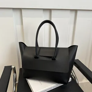 Grote Capaciteit PU Lederen Draagtas Voor Vrouwen Winter Zachte Schoudertas Luxe Minimalistische Forens Dagelijkse Tas