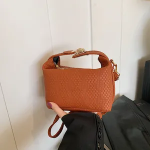 Sac à Bandoulière en Cuir PU à Texture Tissée à la Mode pour Femme Sac à Main Décontracté Petit Sac Polochon Avec Serrure en Métal Doré pour le Bureau de Rendez-vous Quotidien