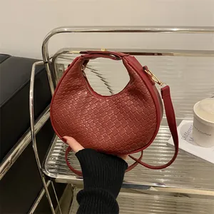 Sac à Bandoulière Croissant Tissé pour Femmes en Cuir PU Sac Hobo Avec Serrure en Métal Décontracté Sous le Bras Sacoche Mode Streetwear Sac à Main