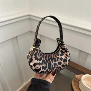 Sac Hobo Mini en Cuir PU pour Femme Motif Léopard Couleur Unie Sac à Épaule Croissant Accents Dorés Sac à Main Quotidien