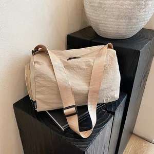 Sac Bandoulière Femme Grande Capacité en Nylon Style Japonais Décontracté Sac Messenger Avec Bandoulière Réglable pour École