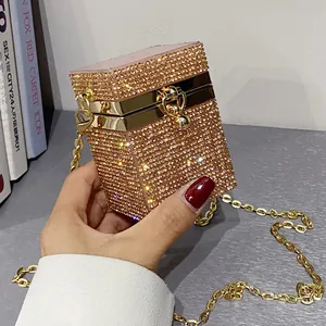 Mini sac de soirée élégant avec strass champagne, cadre doré et bandoulière chaîne