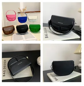 Detailansichten verschiedener stilvoller Satteltaschen aus Kunstleder mit Finish