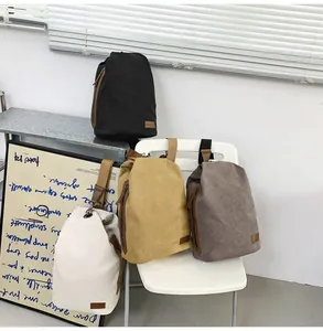 Détails de grands sacs en toile en quatre couleurs avec finitions en cuir élégantes