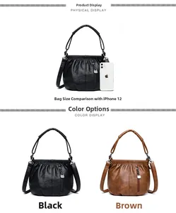 Détail du mini sac bandoulière plissé noir et marron avec comparaison de taille iPhone 12