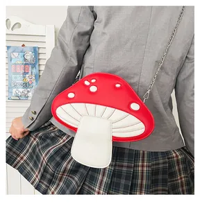 Sac à bandoulière mignon en forme de champignon rouge et blanc avec chaîne en métal