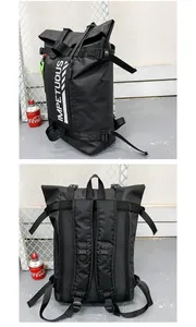 Detail van de waterdichte nylon rugzak met ademende mesh-voering en verstelbare riemen